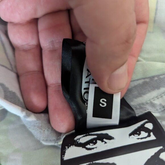 PERKS AND MINI - Collage short sleeve shirt - Sz S - Picture 7 of 7